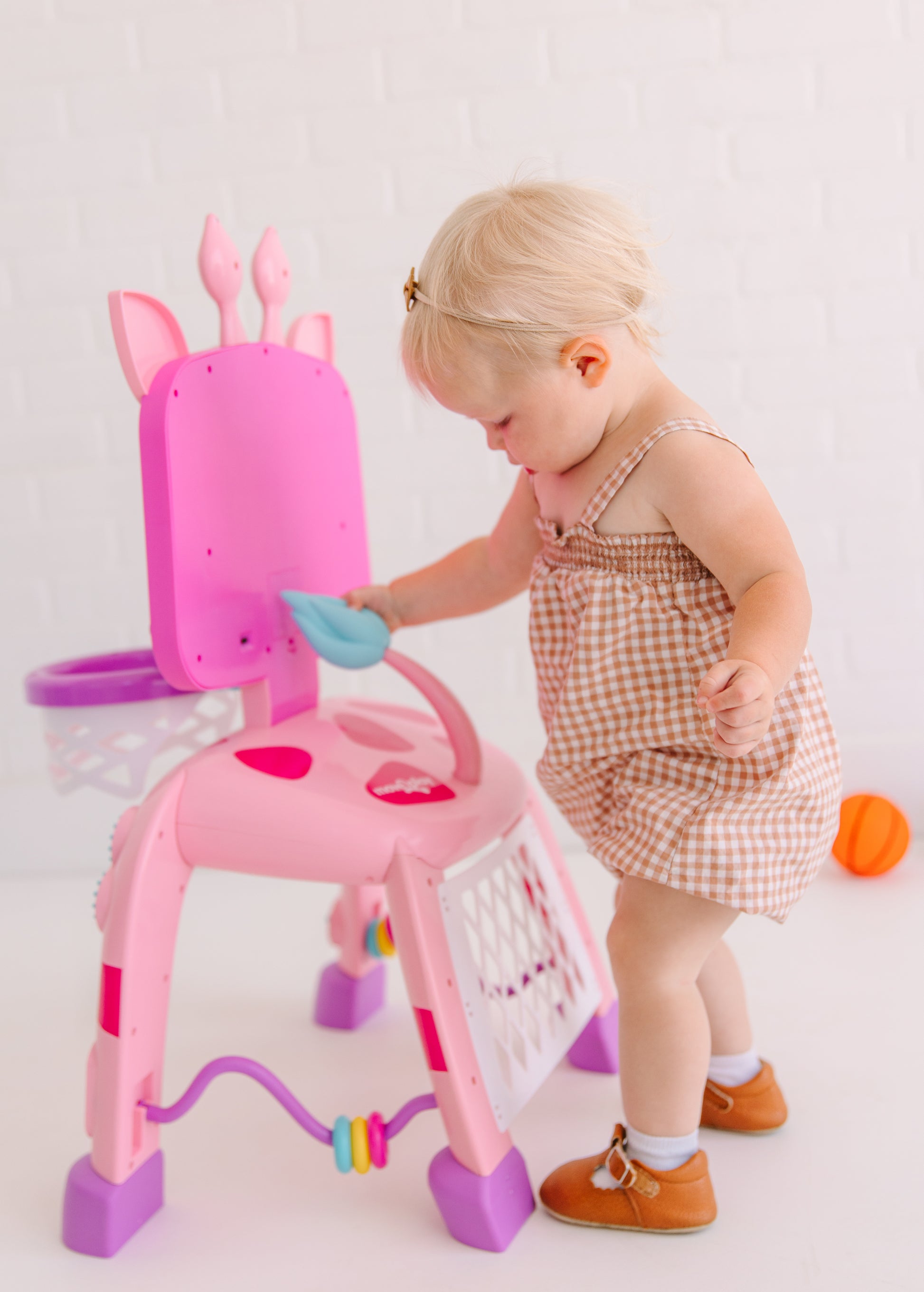 britax marathon pink giraffe Move2Play, Giraffe Basketball Hoop & Soccer Goal Activity Center | 30+ Sounds & Songs + 5 Lights